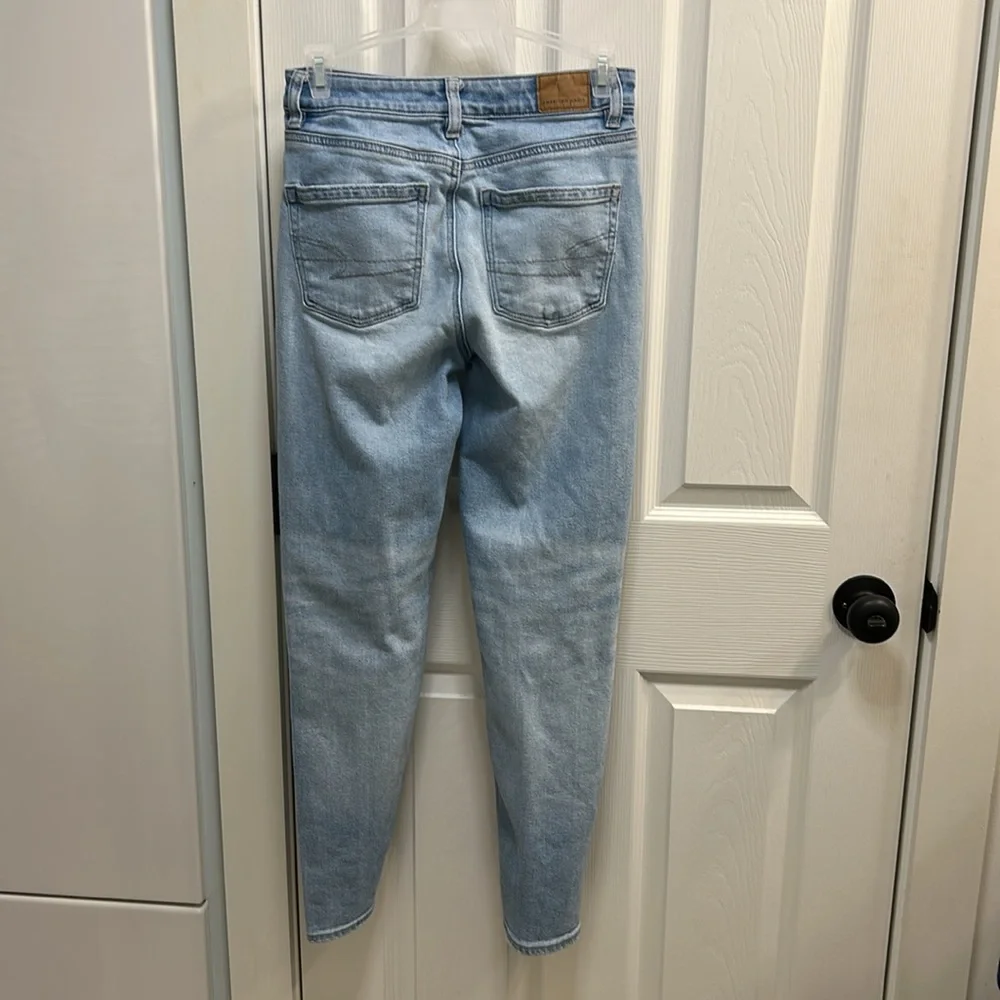 American Eagle Stretch Mom Straight Jean Distressed Size 00 Regular - Picture 2 of 6